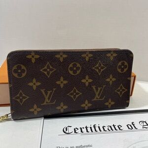 Authentic LOUIS VUITTON Sarah monogram wallet with certificate and box